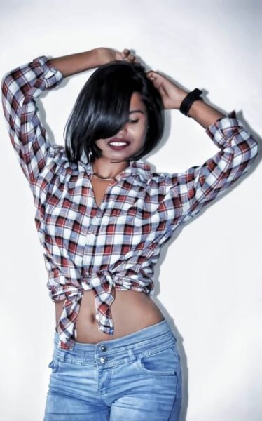 Neha (21) seeks College Boy for Companionship